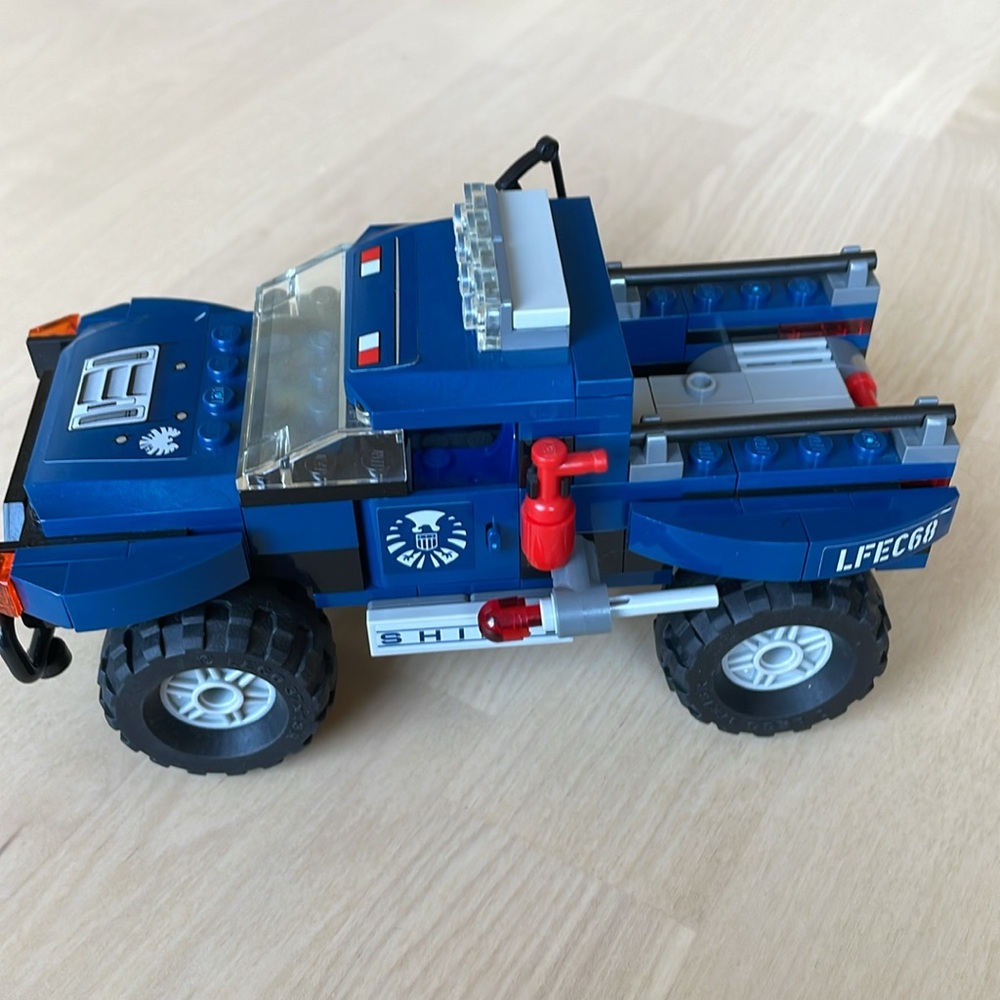 LEGO Marvel set 6867 Loki’s Cosmic Cube Escape - Picture 5 of 8